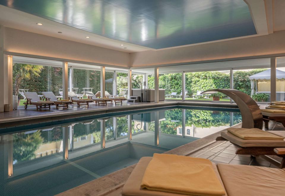 Entdecken Sie das Hallenbad im City Hotel Adria Entdecken Sie das Hallenbad im City Hotel Adria